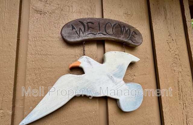 22470 N Us Highway 101 Gallery 2