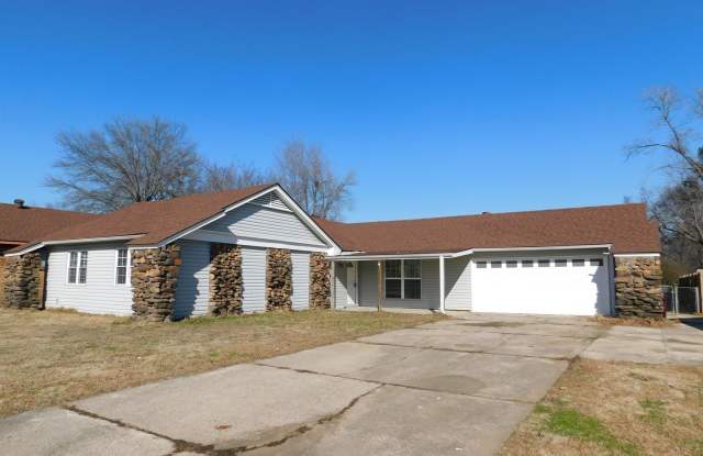 Charming 4 Bed 2 Bath House - 2913 Kendall Avenue, Fort Smith, AR 72908