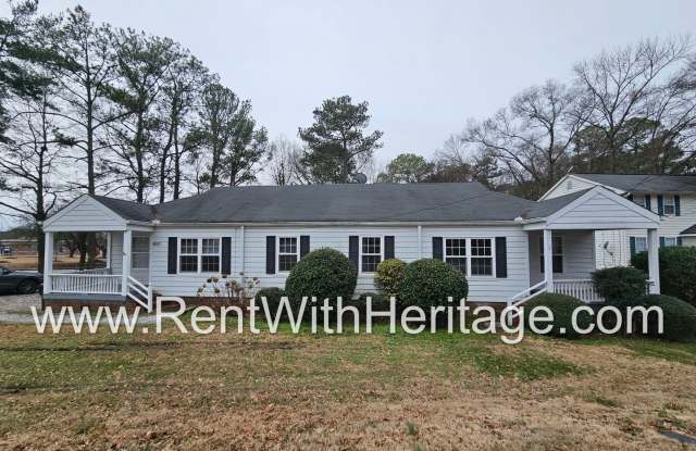 WOW! GREAT 1 BEDROOM / 1 BATH APARTMENT ON THE BACK OF BEAUTIFUL HISTORICAL HOME/ TOTALLY RENOVATED! - 8655 Campbellton Street, Douglasville, GA 30134