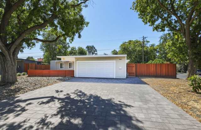 Conveniently Located 3 Bed, 2 Bath Home w/ Huge Patios photos photos Conveniently Located 3 Bed, 2 Bath Home w/ Huge Patios photos photos