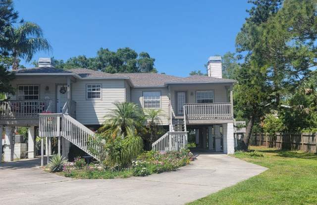 408 Woodward Ave - 408 Woodward Avenue, Oldsmar, FL 34677