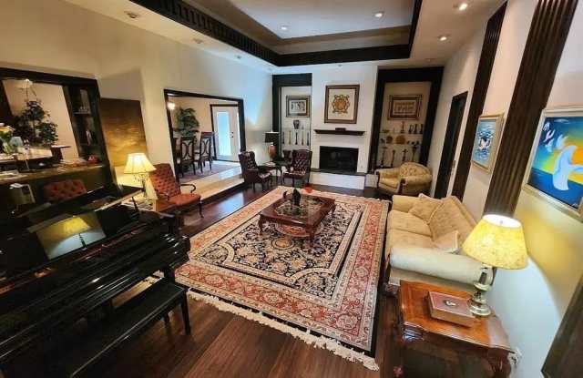 1441 Glenbrook Drive Gallery 3