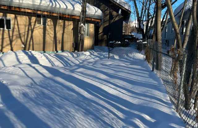Affordable Pet Friendly Home in South Anchorage Gallery 4