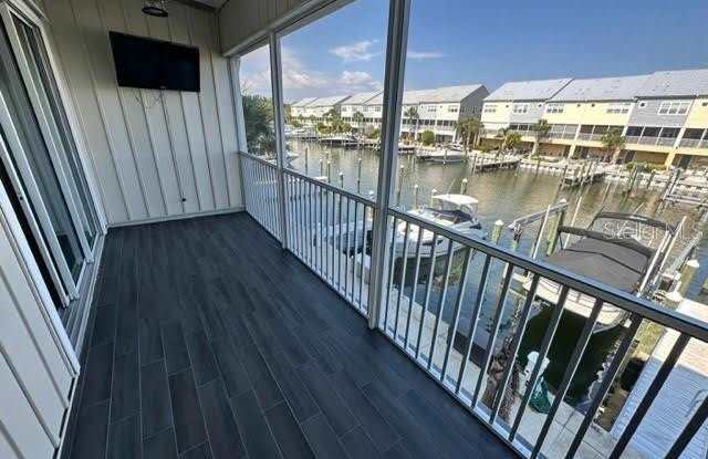 6072 MOORINGS Drive S photos photos