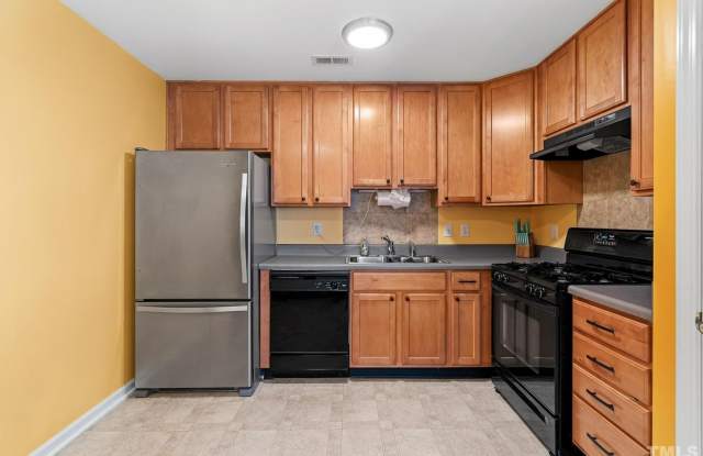 Room in 3 Bedroom Home at Ivory Run Way photos photos
