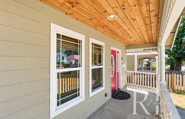 Spacious 3-Bedroom Wycoff Home | Bonus Room, Fireplace, Deck & 2-Car Garage Gallery 3