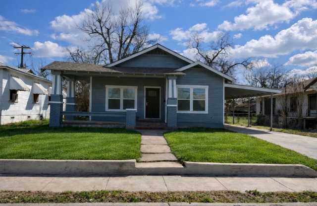 2650 E HOUSTON ST photos photos