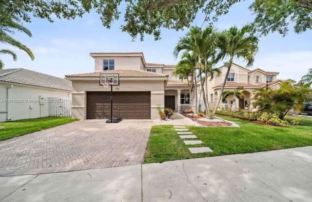 721 Tanglewood Cir photos photos