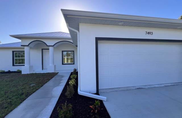 BRAND NEW 3/2/2 Convenient Port Charlotte location photos photos