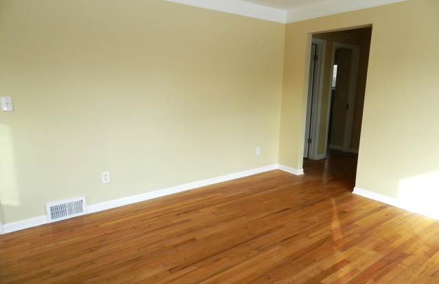 980 Nash Avenue Gallery 4