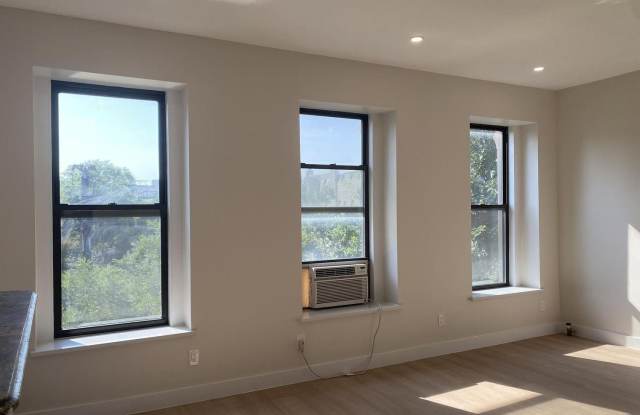 76 4th Avenue Gallery 2