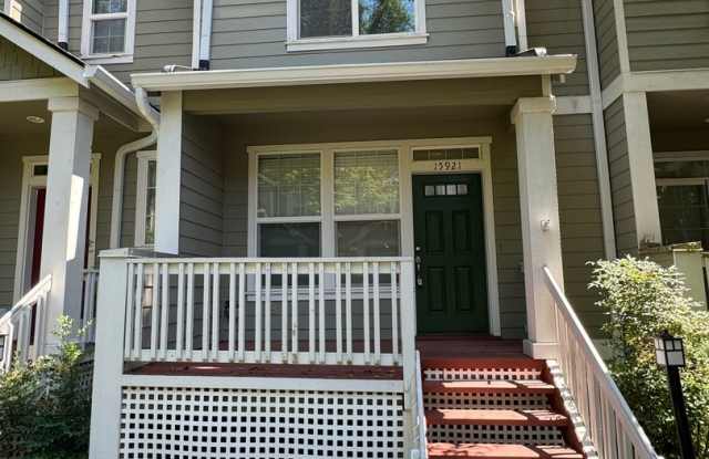 15921 SW Mortondale Lane ~ Lovely Townhome Gallery 1