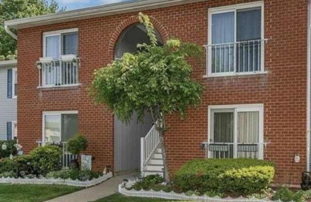 505 Harding Road unit: 4 photos photos