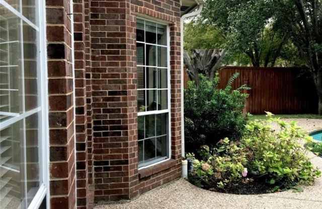 2125 Country Club Drive Gallery 4