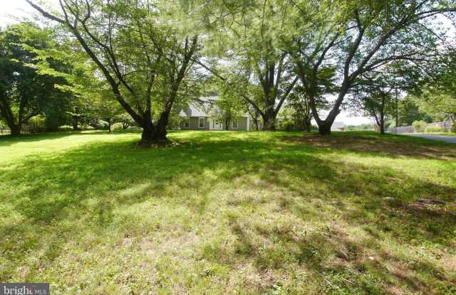 15900 MAPLE RIDGE COURT Gallery 2