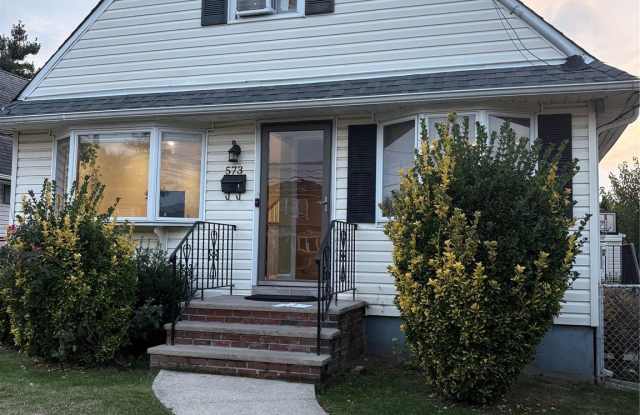573 Lakeville Road photos photos