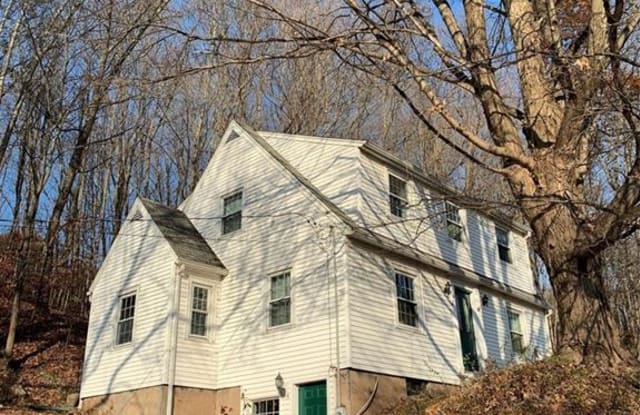 4 Quonnipaug Hill Road - 4 Quonnipaug Hill Road, New Haven County, CT 06437