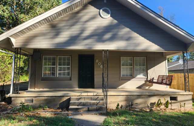 2Bed/1Bath House Gallery 1