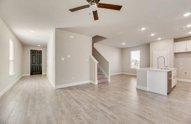 1537 Vermillion Street Gallery 3