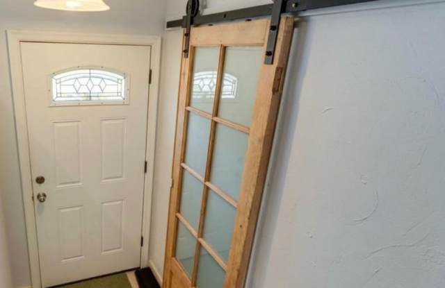 3065 Antrim Circle Gallery 2