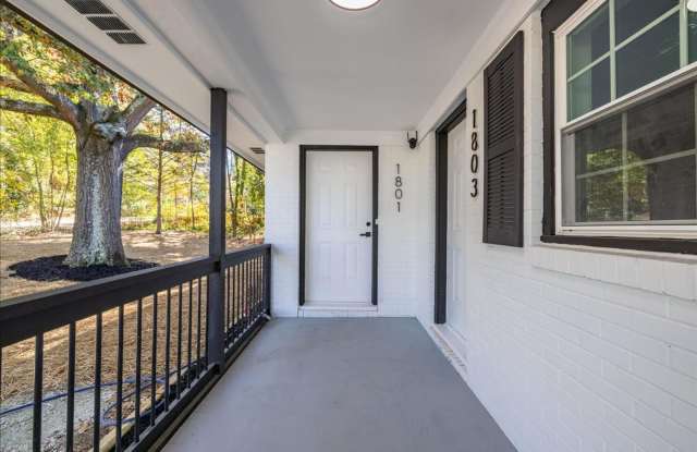 Remodeled 2bd/ 1ba Duplex near Duke University Gallery 4