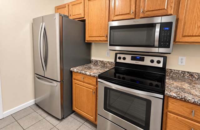 3 Bedroom Condo - GATED COMMUNITY! Gallery 4