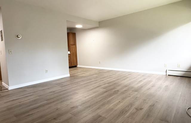 2080 Allen Boulevard - 3 photos photos