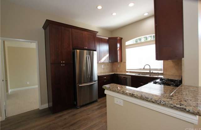 36 Cardinal Gallery 2