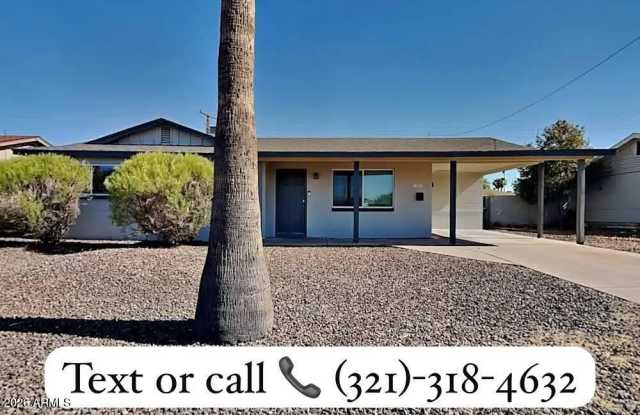 7501 E Latham Street Gallery 1