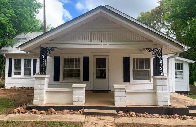 303 W Conklin Avenue photos photos