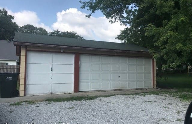 816 Carroll Ave - 816 Carroll Avenue, Ames, IA 50010