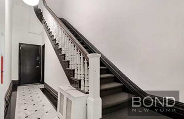 271 Fifth Avenue Gallery 2