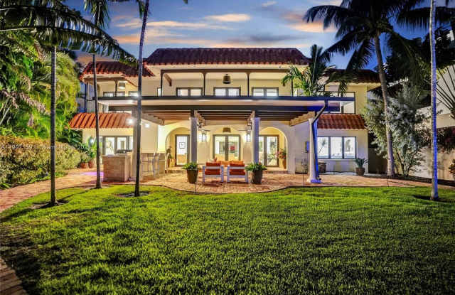 2035 NE 31st Ave photos photos