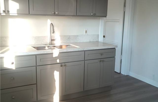 964 E 7th Street photos photos