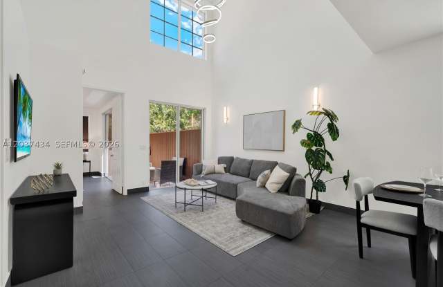 1251 Hayes St Gallery 4