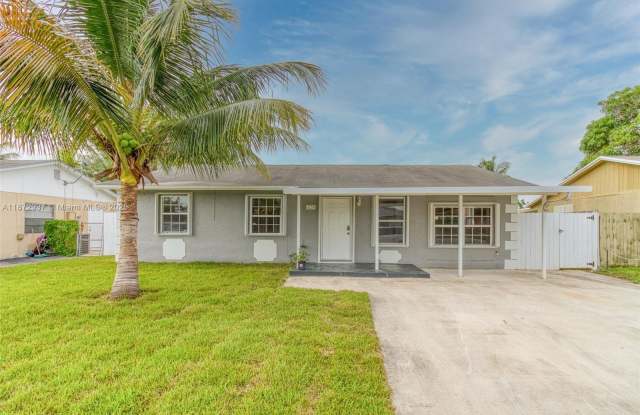 8130 SW 7th Ct photos photos