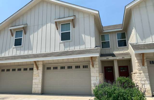 Close to HWY for Commuters/ Refrigerator/Washer/Dryer Included! Oversized Garage/ NBISD photos photos