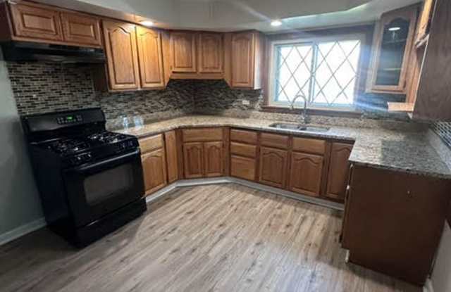 3 bedroom single family near Midway Airport Gallery 3