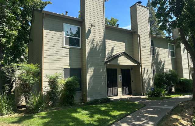 Updated 2 Bedroom 1.5 Bath Townhome with Pool photos photos
