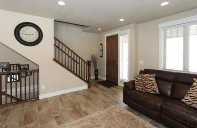 10930 South Hiddenwood Drive Gallery 2