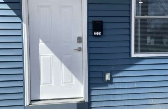 2505 Delaware Street - 2 photos photos