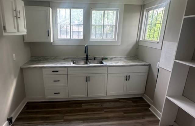 PRICE REDUCED LIMITED TIME! RECENTLY UPDATED!!! RENT ME FIRST! $0 APPLICATION FEES! photos photos
