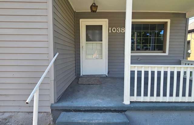 3 bedroom | 1 bathroom | Large lot | Pets welcome! Gallery 3