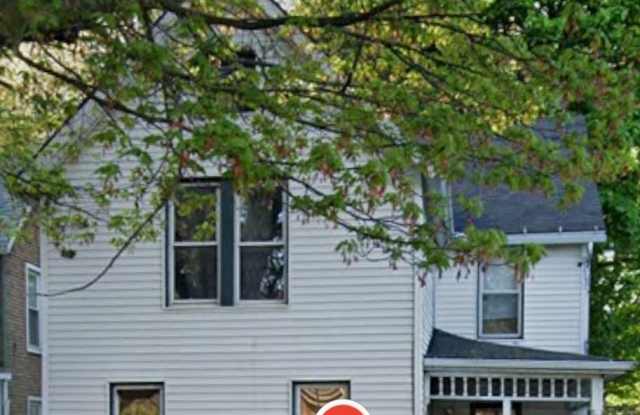 934 West 11th Street photos photos