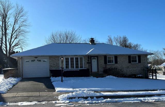 Single Level Living With No Exterior Maintenance! photos photos