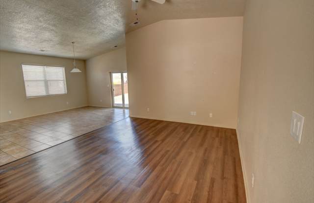 Los Lunas Home Available Now! Gallery 3