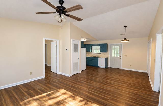 3-Bedroom Cookeville Home with Sunroom, Vaulted Ceilings & Carport Gallery 4
