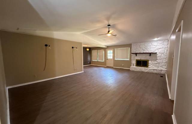 Luxurious 3 bd 2 ba on South Peoria Gallery 3