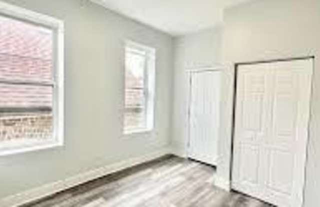 2224 S Sacramento Avenue Gallery 4