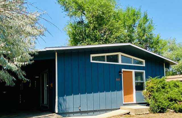 Available for 2027-2028 Fall Pre-Leasing: Spacious Ranch-Style Home Gallery 1